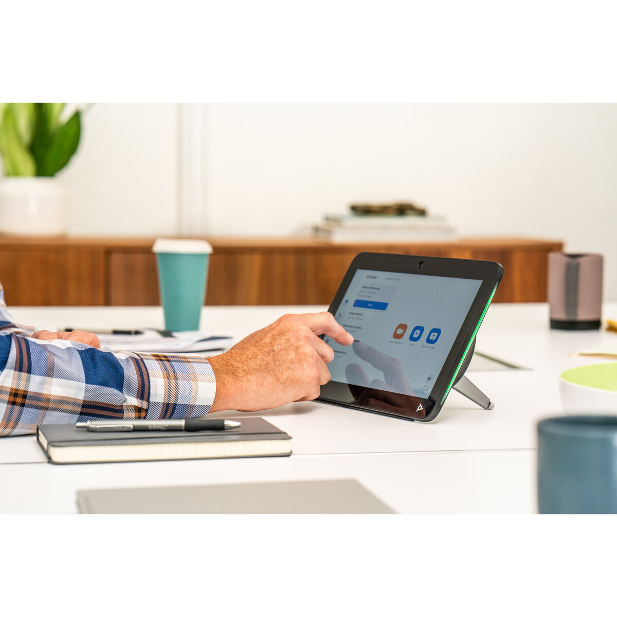 Fuente De Poder Polycom Trio C60 Con Cable Y Cat-5 Negro 85X03Aa#Aba